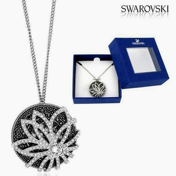 Swarovski Jewelry - SWAROVSKI DOVE PENDANT NECKLACE Nee in box